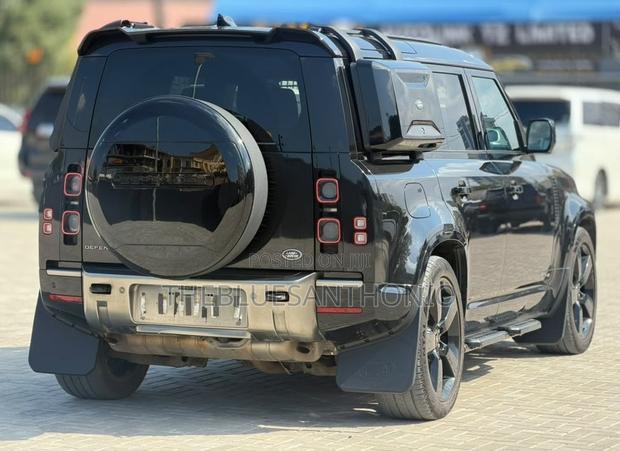 Land Rover Defender 2022 Black