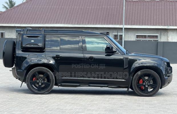 Land Rover Defender 2022 Black