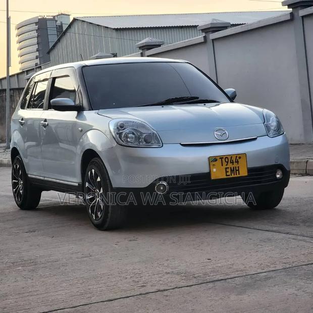 Mazda Verisa 2006 Silver