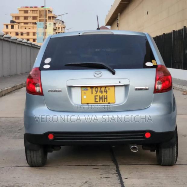 Mazda Verisa 2006 Silver