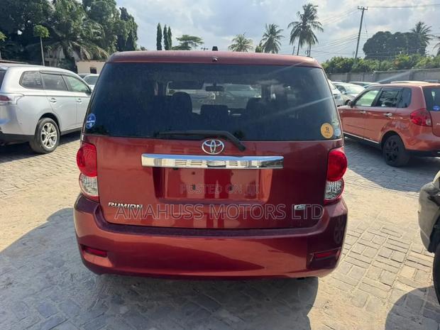 Toyota Corolla Rumion 2007 Maroon