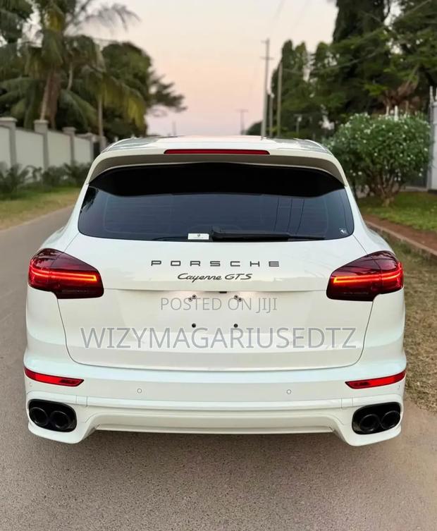 Porsche Cayenne 2016 White