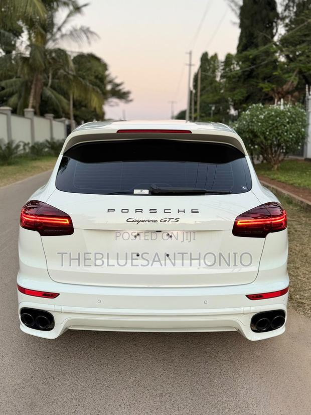 Porsche Cayenne 2017 White