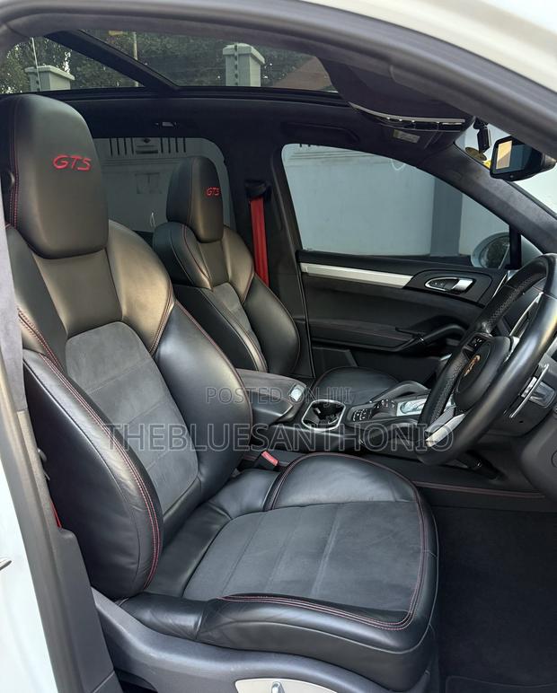 Porsche Cayenne 2017 White