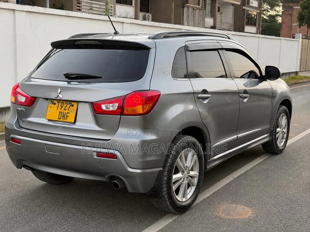 Mitsubishi RVR 2010 Silver