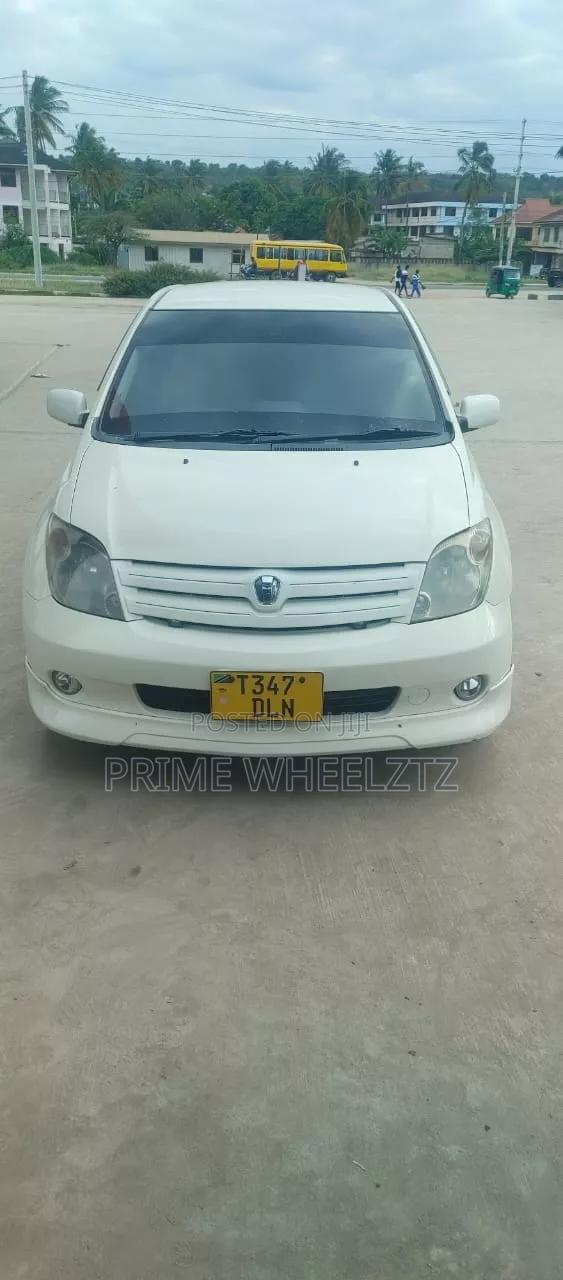 Toyota IST 2007 White