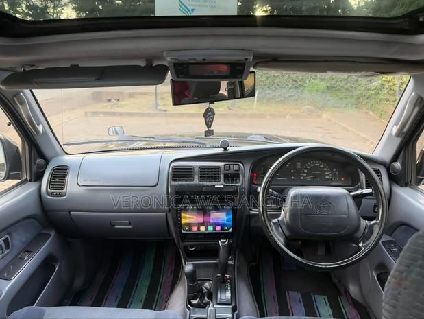 Toyota Hilux Surf 2000 Black
