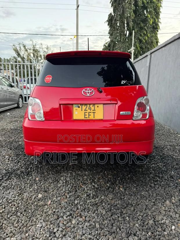 Toyota IST 2003 Red