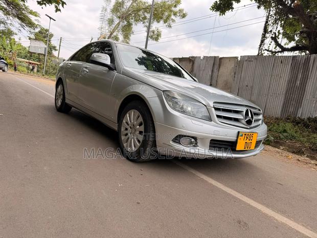 Mercedes-Benz C200 2009 Silver