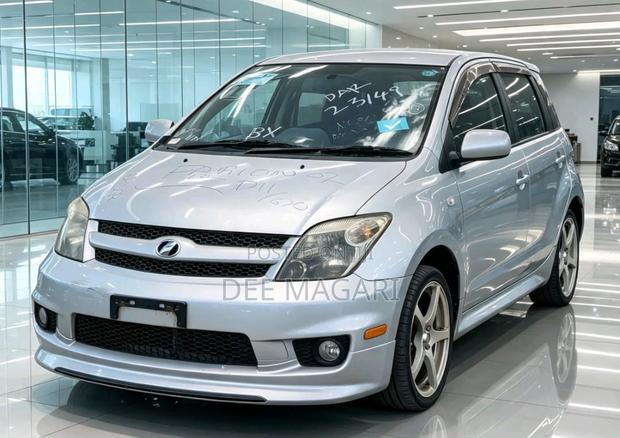 Toyota IST 2009 Silver
