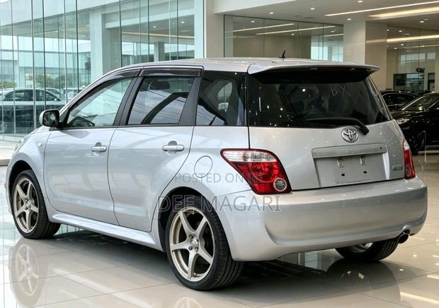 Toyota IST 2009 Silver