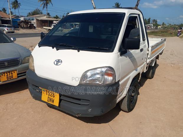 Toyota TownAce 2004 White