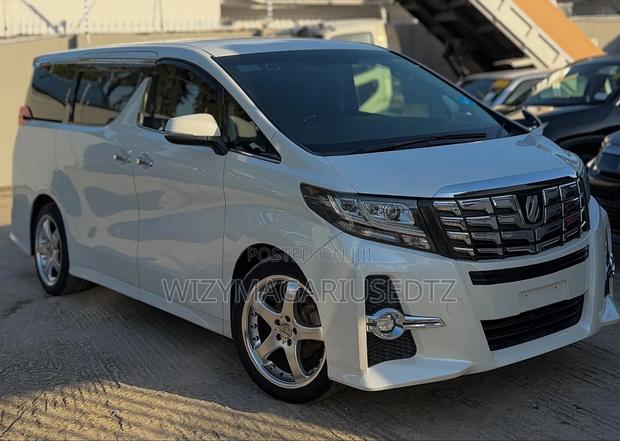 Toyota Alphard 2017 White