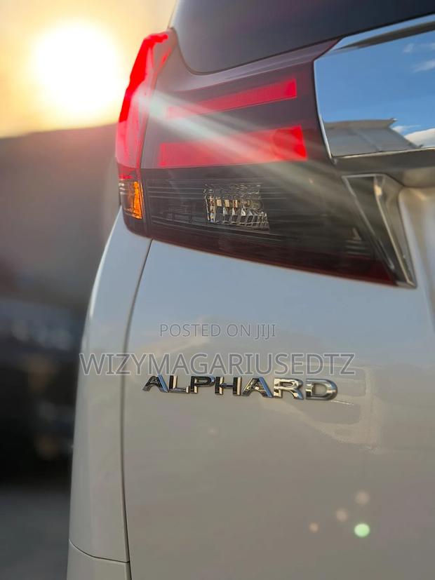Toyota Alphard 2017 White