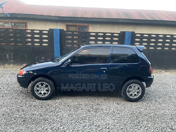 Toyota Starlet 2000 Blue