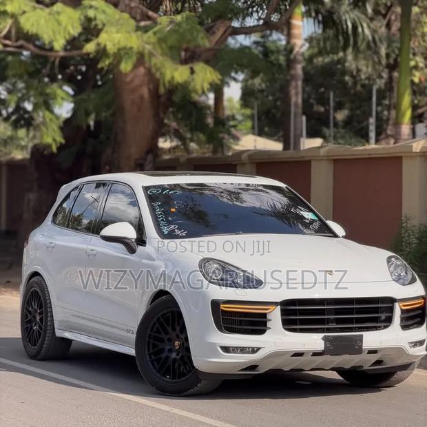 Porsche Cayenne 2017 White