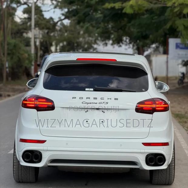 Porsche Cayenne 2017 White
