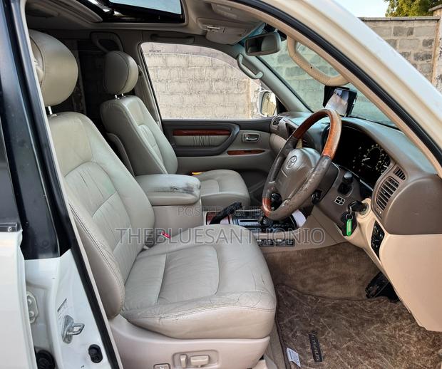 Toyota Land Cruiser 2003 White