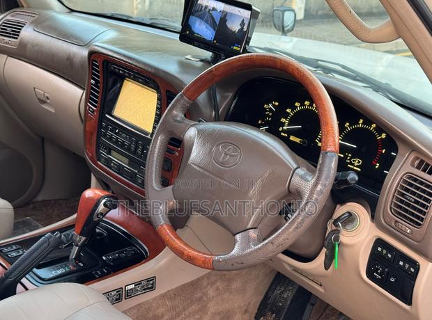 Toyota Land Cruiser 2003 White