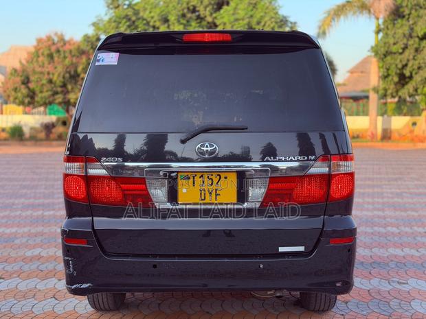 Toyota Alphard 2004 Black