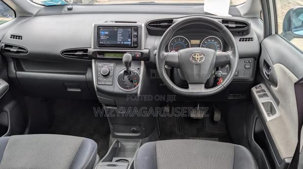 Toyota Wish 2009 White
