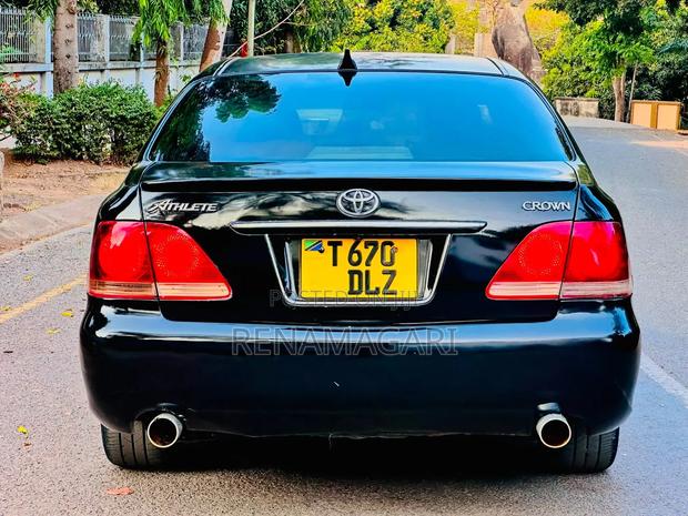 Toyota Crown 2006 Black