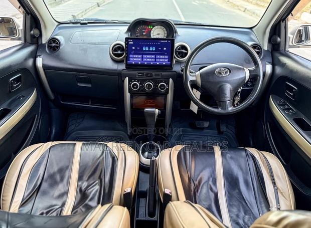 Toyota IST 2005 Gold
