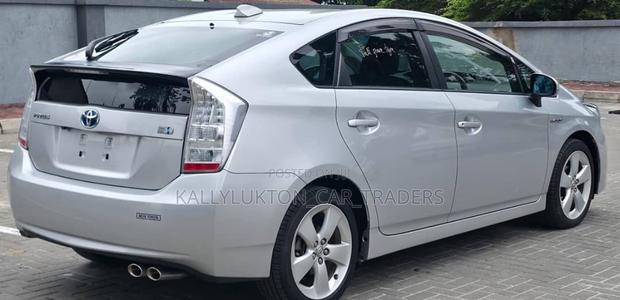 Toyota Prius 2011 Silver