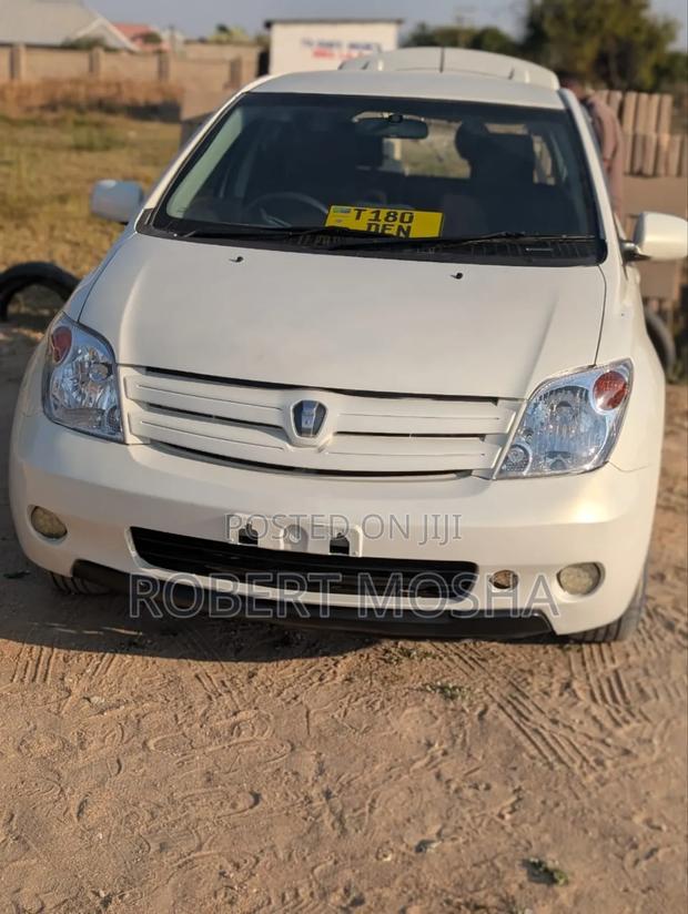 Toyota IST 2005 White