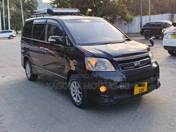 Toyota Noah 2007 Black