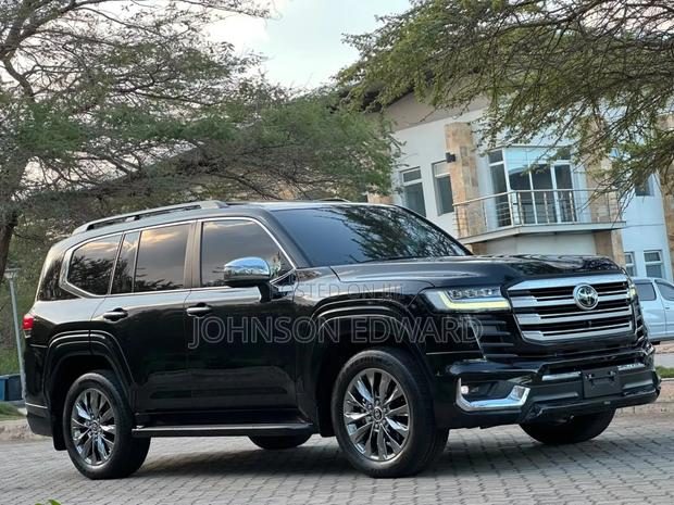 Toyota Land Cruiser 2023 Black