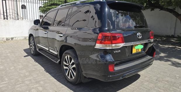 Toyota Land Cruiser 4.5 V8 VXR 2010 Black