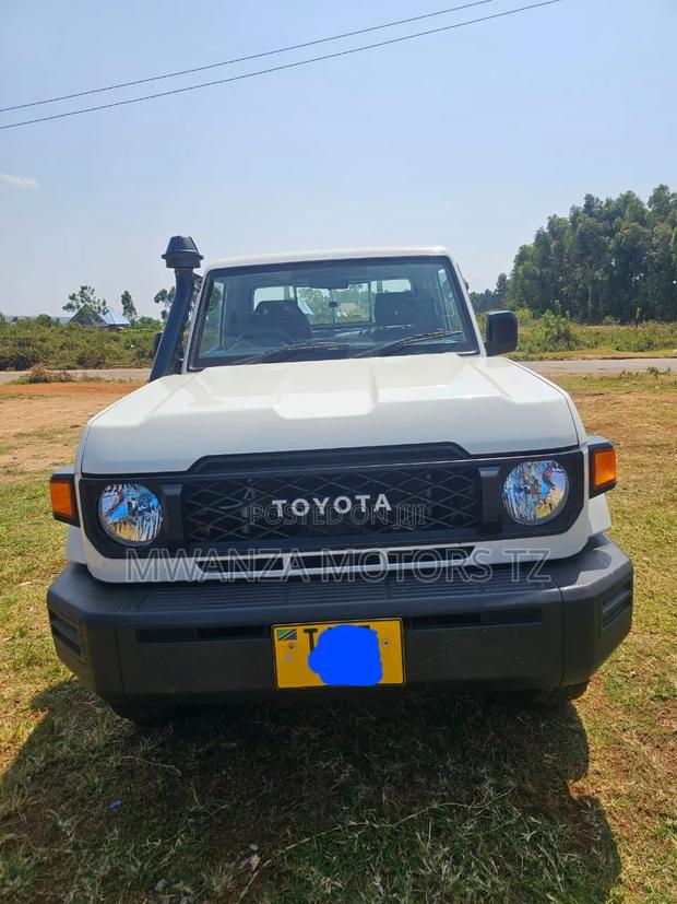 Toyota Land Cruiser 2020 White