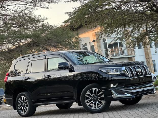Toyota Land Cruiser 2023 Green