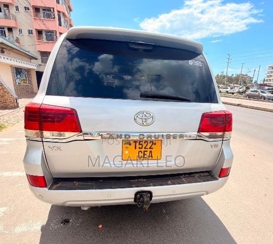 Toyota Land Cruiser 4.5 V8 DLX 2013 White