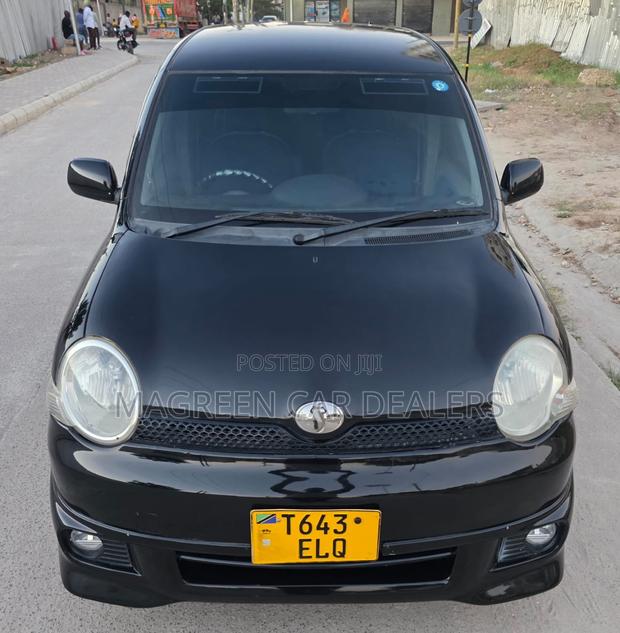 Toyota Sienta 2007 Black