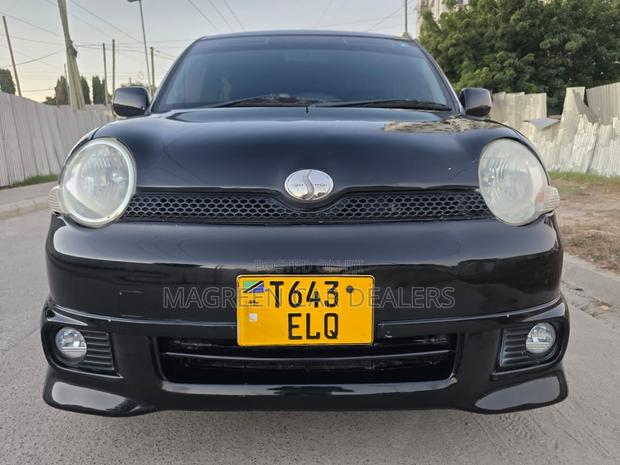 Toyota Sienta 2007 Black