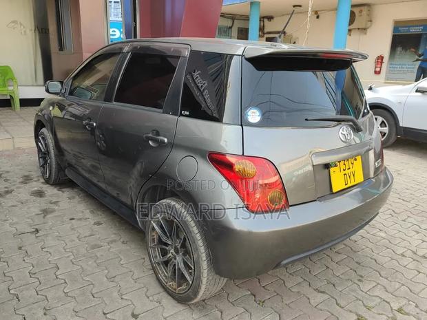 Toyota IST 2004 Gray