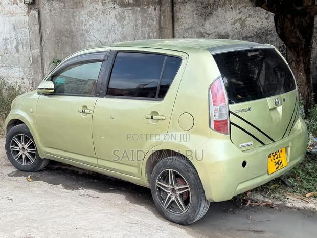 Toyota Passo 2005 Green