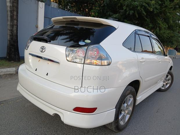 Toyota Harrier 2005 White