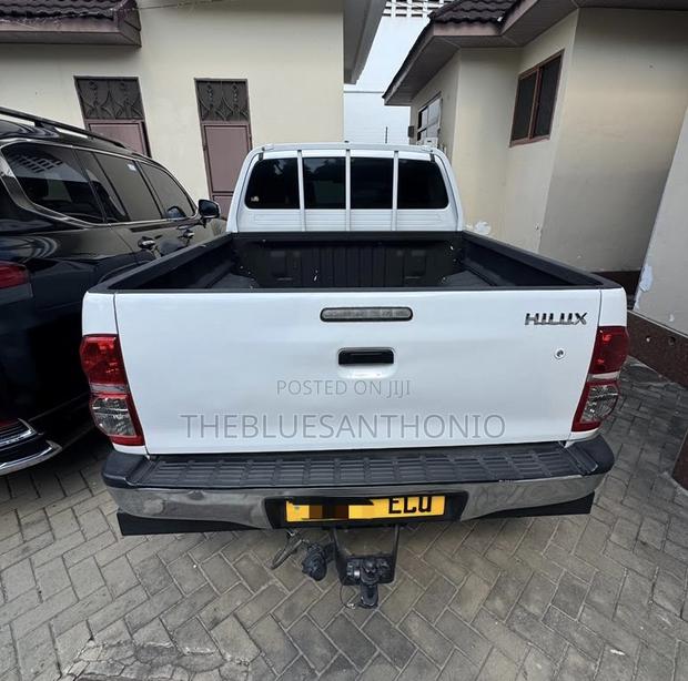Toyota Hilux 2014 White