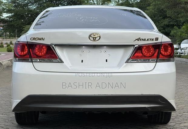 Toyota Crown 2014 White