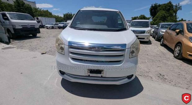 Toyota Noah 2010 Pearl