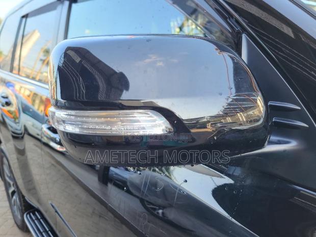 Toyota Land Cruiser Prado 2023 Black