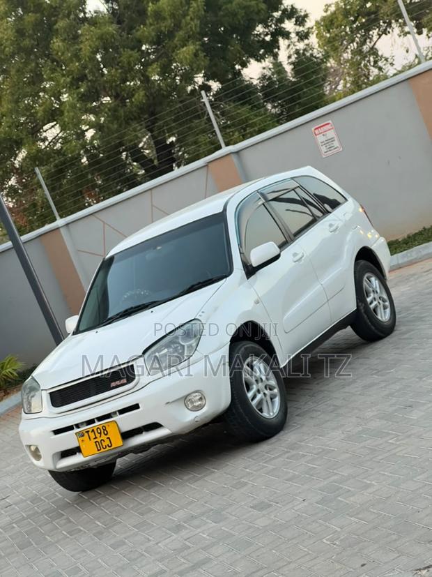 Toyota RAV4 2.0 D-4D 4x4 2006 White