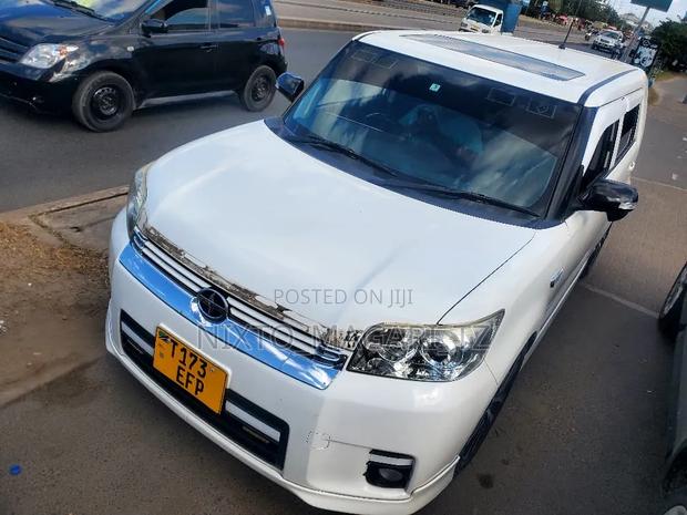 Toyota Corolla Rumion 2010 White