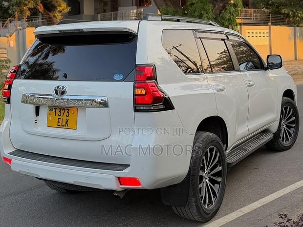 Toyota Land Cruiser Prado 2.7 2020 White