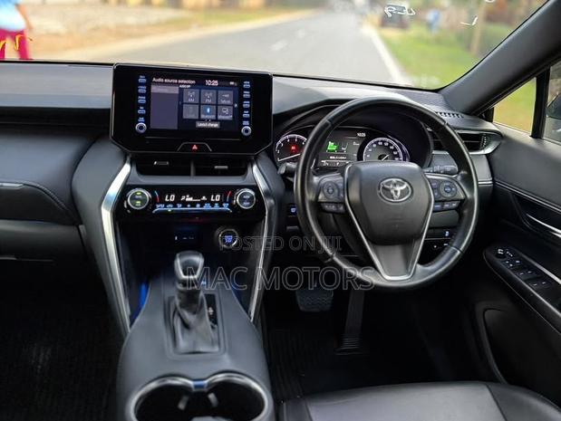 Toyota Harrier 2.0 2021 Black