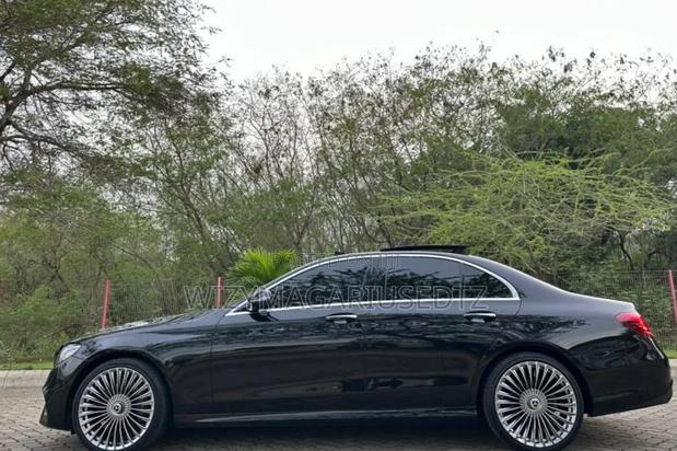 Mercedes-Benz E200 2016 Matt Black