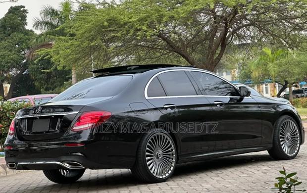 Mercedes-Benz E200 2016 Matt Black